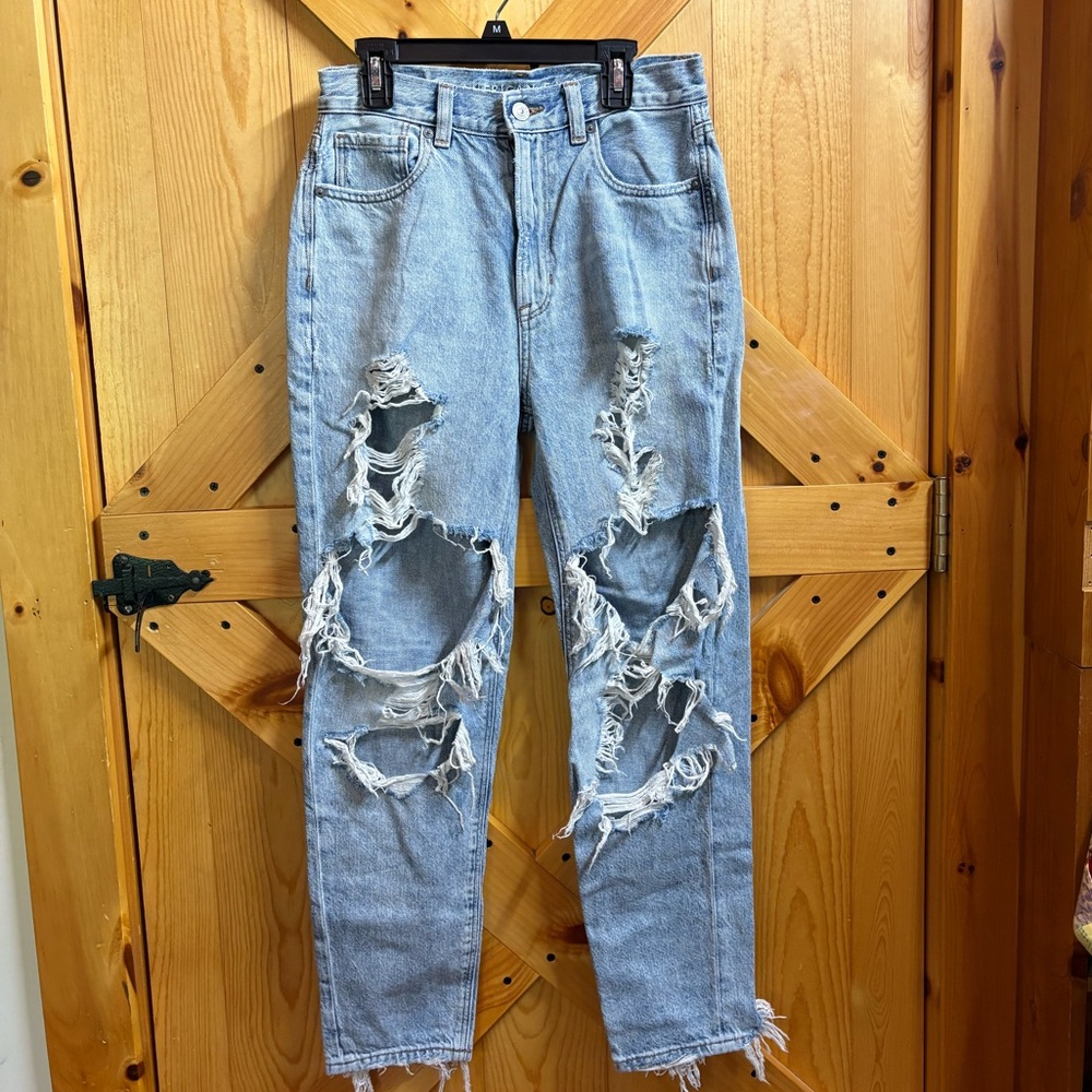 American Eagle Outfitters Light Blue Distressed Mom Jeans